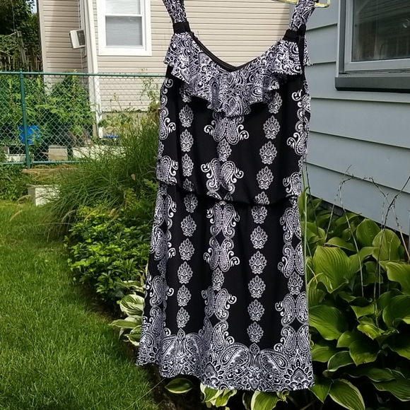 White House Black Market Dresses & Skirts - White House Black Market Sleeveless Dress Small